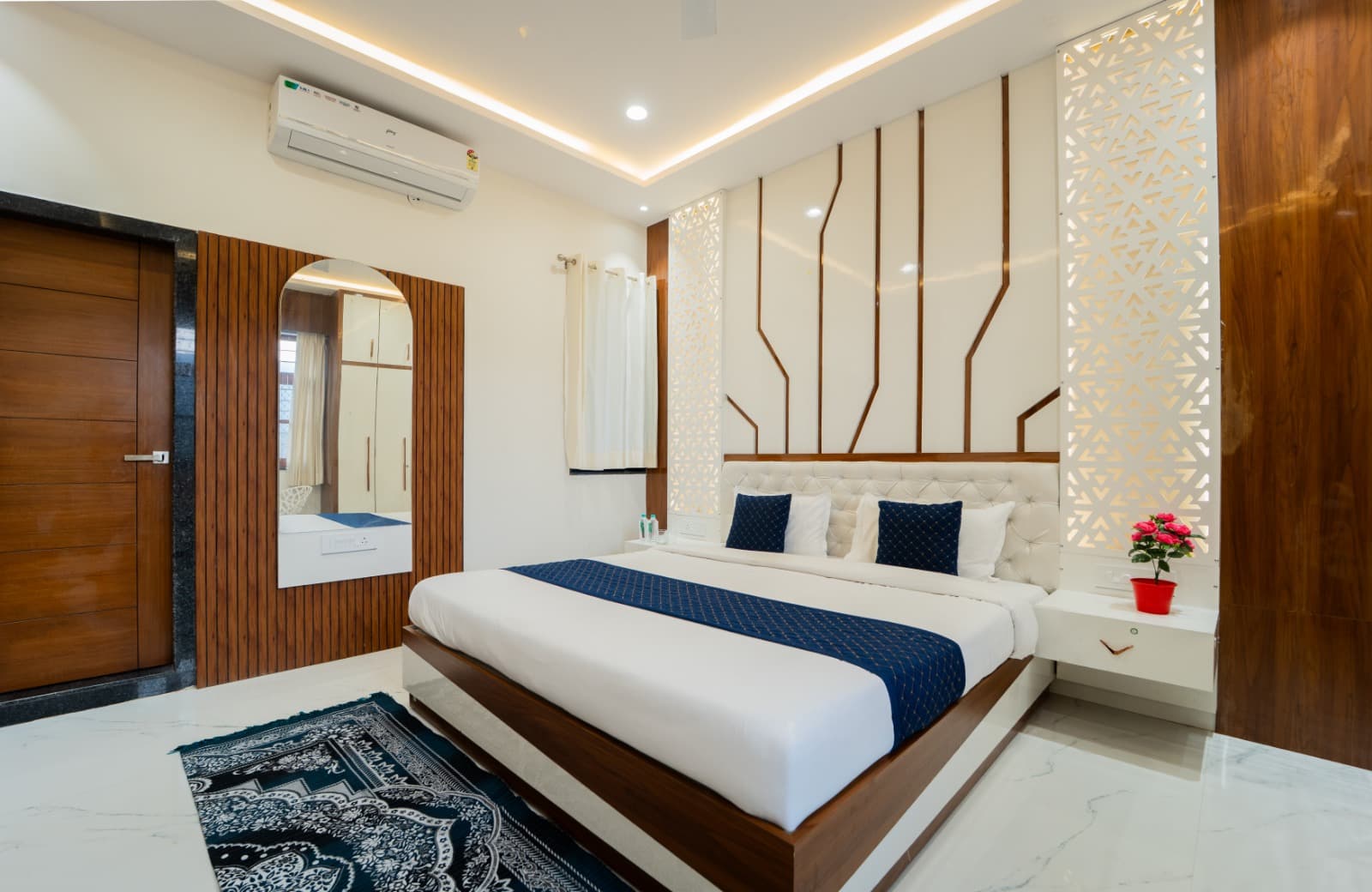 (1) Garden Bliss Suite